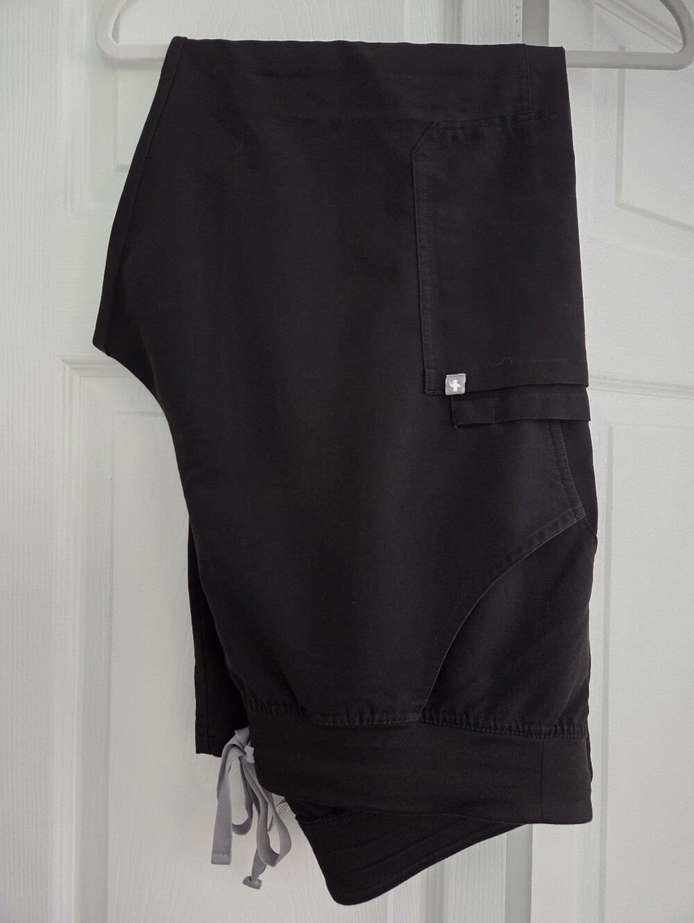 FIGS Kade Cargo Scrub Pants Women’s L Black Straight Leg T21004